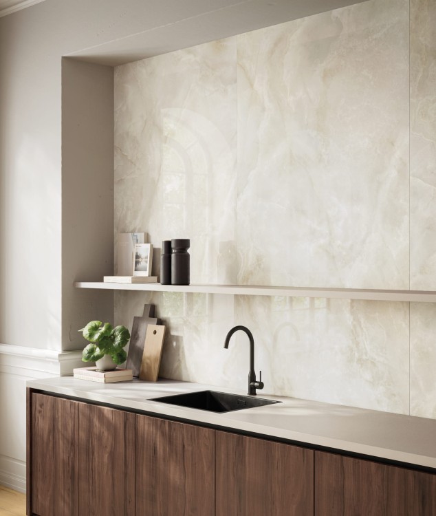 MAJESTIC_ONYX_PEARL_WHITE_KITCHEN_PART_1.jpg