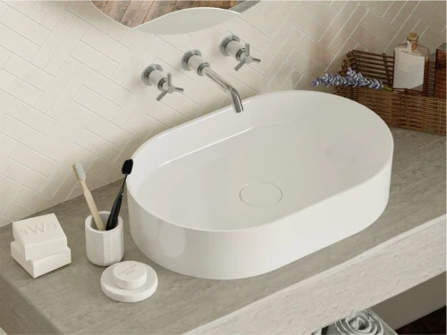 kira-main-auto_width_900.webp